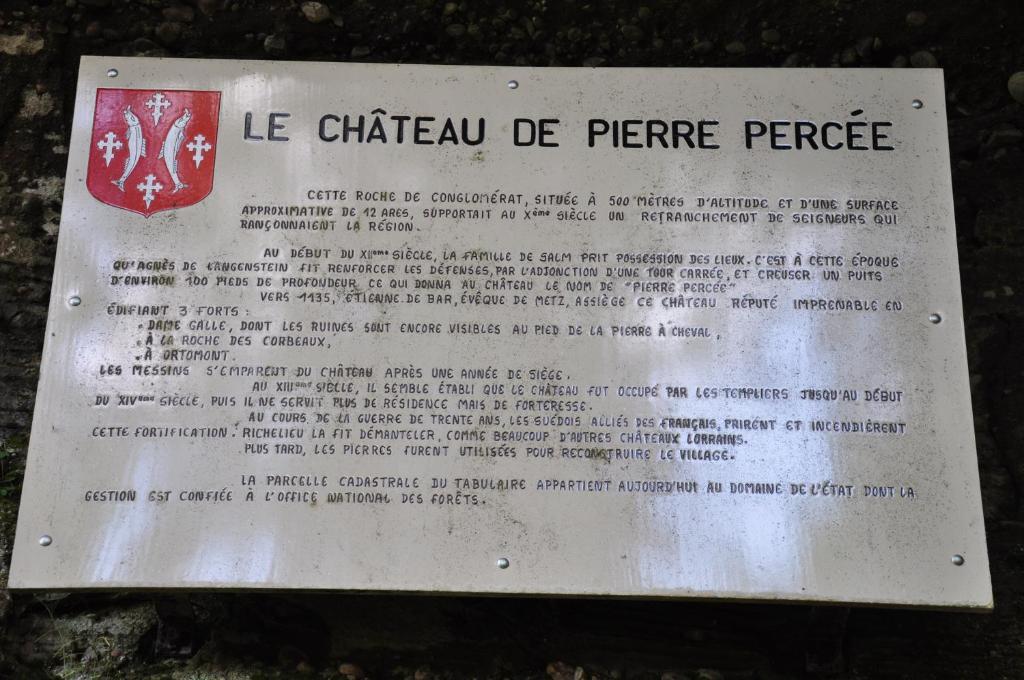 Hotel Restaurant Le Chalet Pierre-Percee Exterior photo